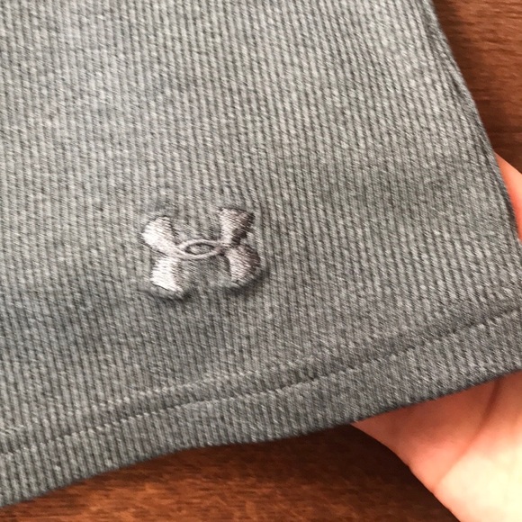 🌸 Under armour tank top 2/20$ - Picture 2 of 2